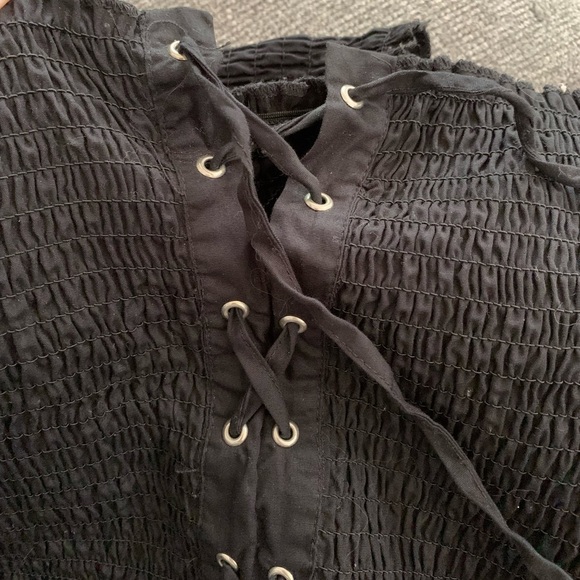 Ambiance On or Off Shoulder smocked Short sleeve Tie Front crop top Size M - Picture 15 of 15